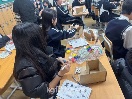 ���νùڹ���, ���л� ��� ��ť������ ����ü�� ���α׷��� �