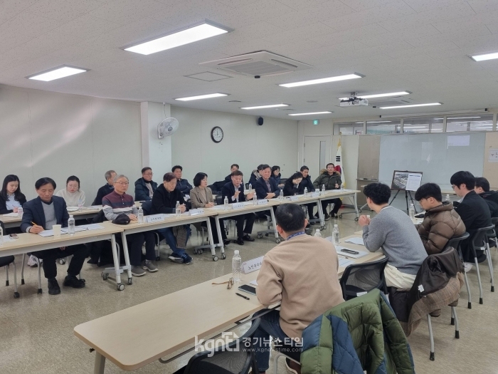 Ȳ��� ���ν��ǿ�, �����̸�������������, 4�� ���� �յΰ� ���� ���� ����ȸ ����