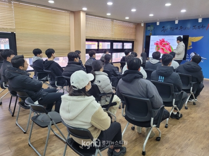 ���μ��μҹ漭,  ���޴�� ���� �߽��� ��Case Review�� Ư������ ����