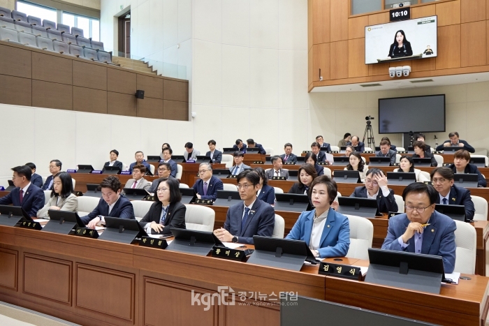 ����Ư�ʽ���ȸ, ��302ȸ �ӽ�ȸ ��ȸ