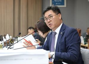 �������� ��⵵�� ���Ͽ� �뺯��, ���� �ݵ�ü ������� ������ �����п� �������å �ŷ� �Ѽ� �����