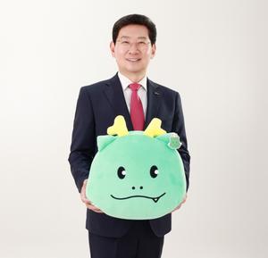 �̻��� ����Ư�ʽ��� �������� �� ū ������ ���� �����ϴ� �ùΰ� �Բ� �ٰڽ��ϴ١�